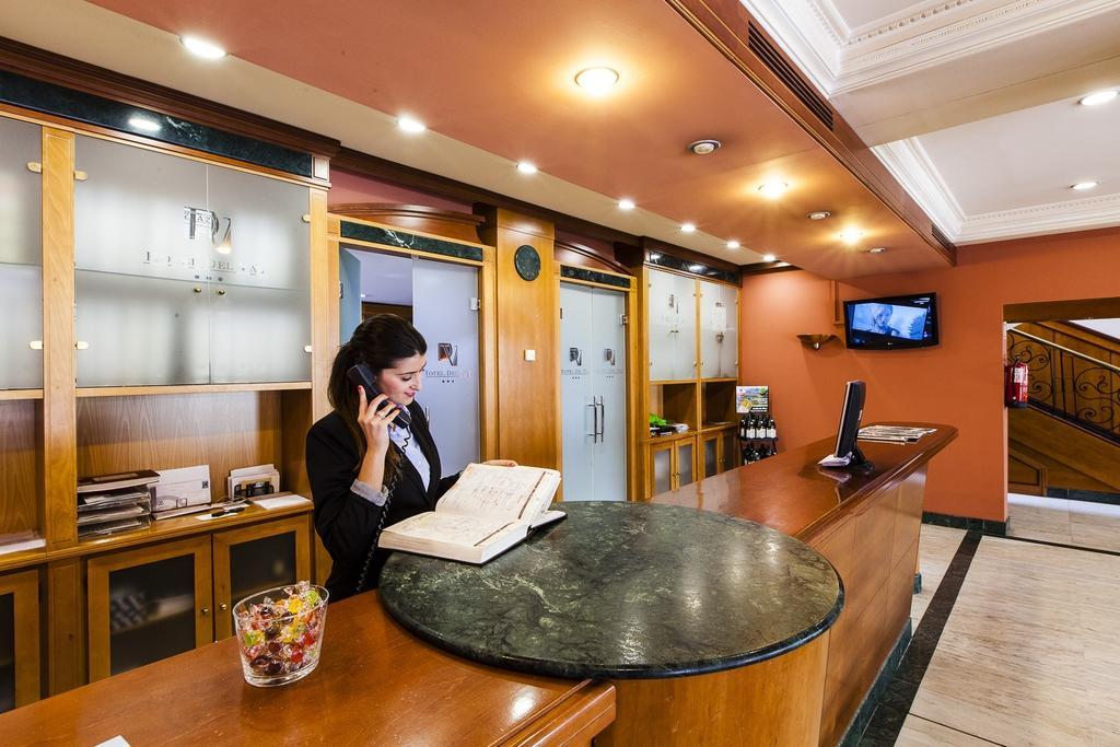 Hotel Del Val - Parking Gratuito アンドゥハル エクステリア 写真