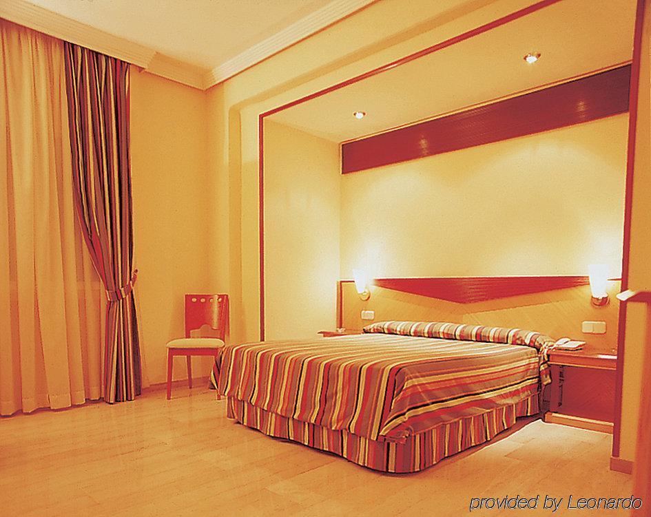 Hotel Del Val - Parking Gratuito アンドゥハル 部屋 写真