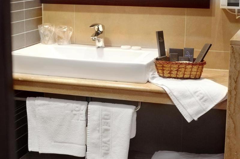 Hotel Del Val - Parking Gratuito アンドゥハル 部屋 写真
