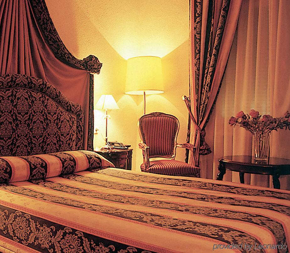 Hotel Del Val - Parking Gratuito アンドゥハル 部屋 写真