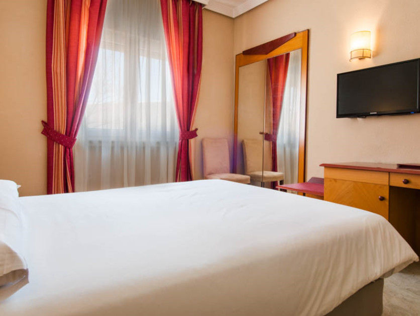 Hotel Del Val - Parking Gratuito アンドゥハル エクステリア 写真